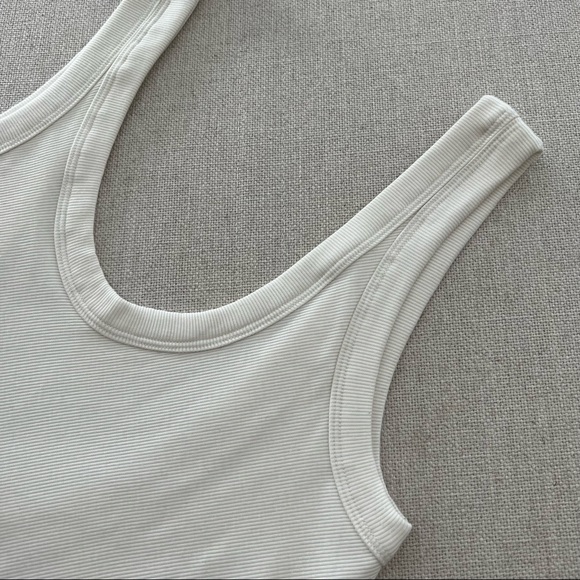 ALEXANDER WANG x UNIQLO Heat Tech Ribbed Sleeveless Bodysuit in White - Picture 2 of 4